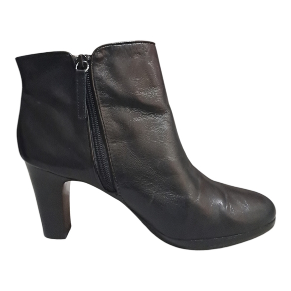 Lauren Ralph Lauren Genuine Leather Marcy Ankle Boots Size 10B - Picture 2 of 13